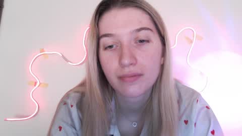 honeyveil online show from April 2, 10:57 am