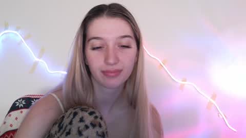 honeyveil online show from April 21, 12:11 pm