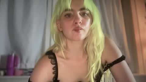 Emi Rose online show from October 7, 5:48 am