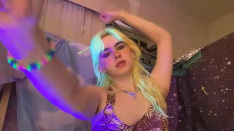 Emi Rose online show from June 20, 3:53 am