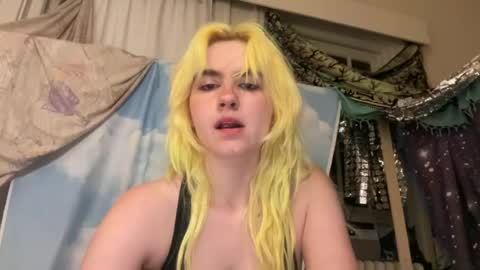 Emi Rose online show from June 24, 5:28 am