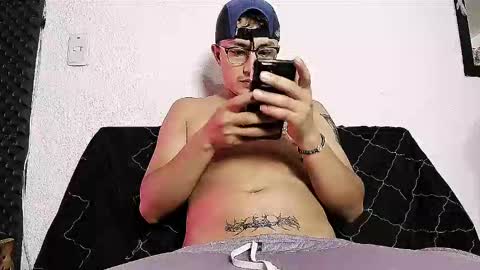 Snapshot of honter20 chatting on October 16, 9:10 am robiin online show from October 16, 9:10 am