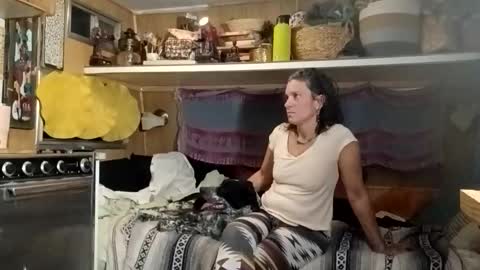 Snapshot of hoodoou chatting on December 15, 2:38 am hoodoou online show from December 15, 2:38 am