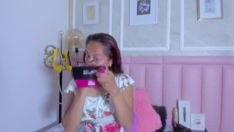 holly online show from March 3, 9:31 pm