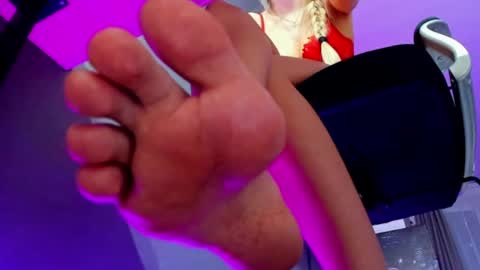 hooot_blonde777 online show from February 20, 11:32 pm