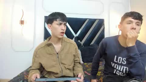 hoot_booys_ online show from December 22, 11:29 am