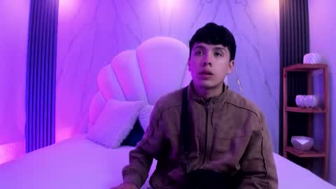 hoot_booys_ online show from January 9, 3:31 am