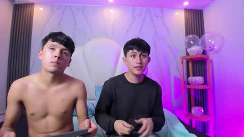 hoot_booys_ online show from March 5, 9:33 pm