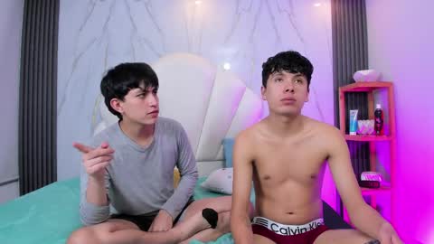 hoot_booys_ online show from April 7, 8:42 pm