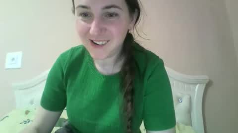 hootloove69 online show from March 18, 6:00 pm