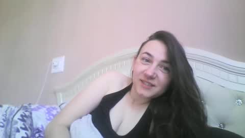 hootloove69 online show from April 26, 5:27 am