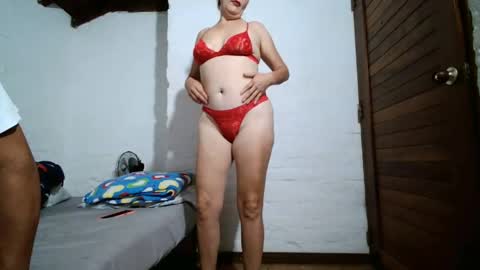 Snapshot of horiana44293 chatting on December 13, 3:38 am oriana online show from December 13, 3:38 am