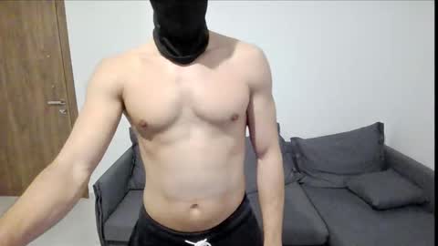 Snapshot of hornboy43 chatting on November 16, 4:45 pm Oliver Saints online show from November 16, 4:45 pm