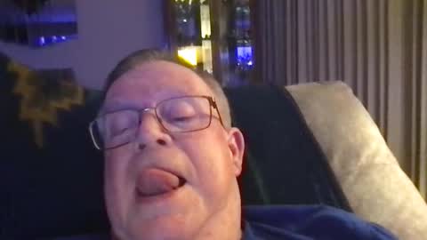 horndog online show from April 12, 8:08 am