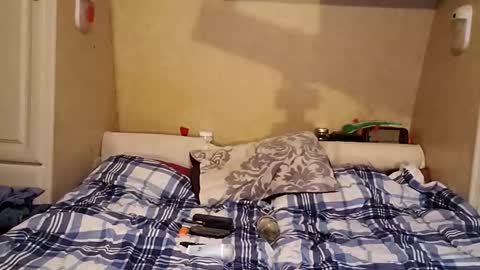 Snapshot of horneyfuck690 chatting on December 3, 1:02 am horneyfuck690 online show from December 3, 1:02 am