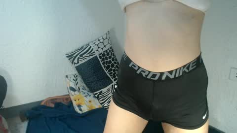 horniestleah online show from June 29, 12:49 pm