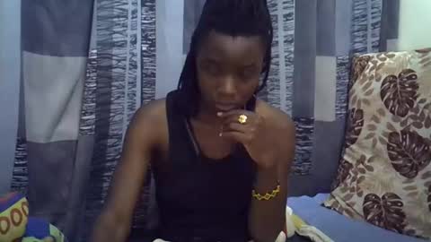 Snapshot of horny_baddie18 chatting on June 2, 7:05 pm Leila online show from June 2, 7:05 pm
