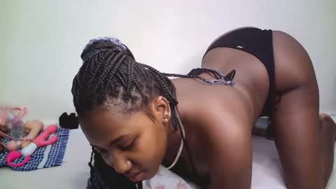 cutiey online show from April 21, 9:39 pm