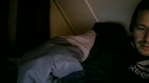 horny_dutch020 online show from April 2, 8:17 pm