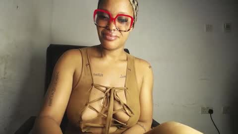 horny_ebonygirl_ online show from April 9, 5:18 am