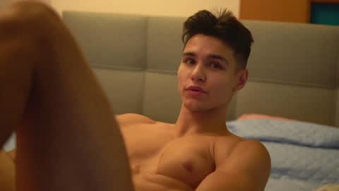 Extaz Athrey Howard online show from December 16, 1:43 pm