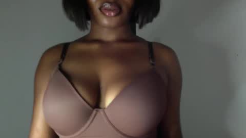 Snapshot of horny_goddess_delilah chatting on May 11, 7:11 pm delilah online show from May 11, 7:11 pm