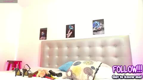 Juliette Roberts online show from March 25, 5:19 pm