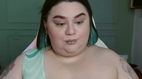 Snapshot of horny_neighbors_ chatting on December 28, 5:55 am onlyTiffany I broke up with frank 10 days ago online show from December 28, 5:55 am