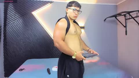 horny_nick18 online show from March 12, 12:44 pm