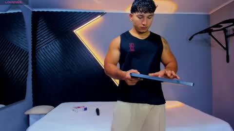 horny_nick18 online show from April 13, 4:12 pm