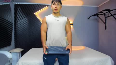 horny_nick18 online show from April 21, 11:27 am
