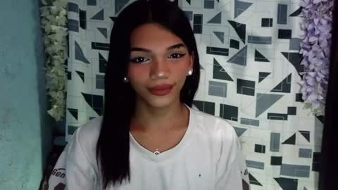 Rhiana online show from April 21, 7:06 pm