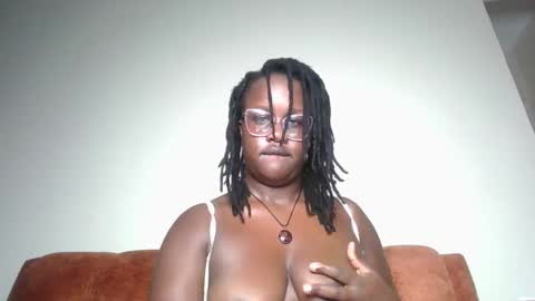 Lucy online show from December 20, 1:23 am