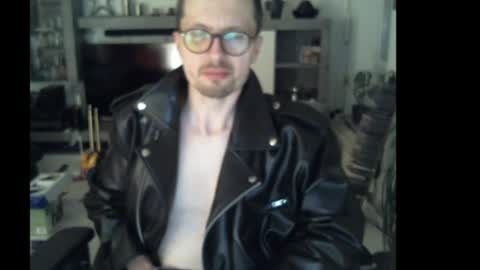 Snapshot of horny_sexy_1 chatting on June 12, 1:15 am horny_sexy_1 online show from June 12, 1:15 am