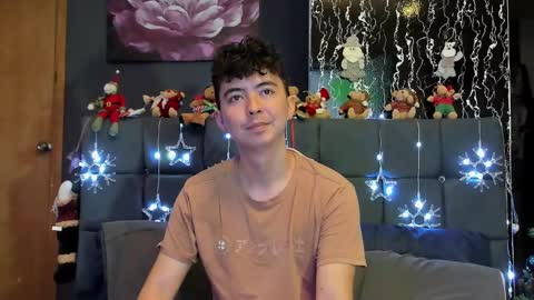 Alex and Camilo online show from December 27, 3:15 pm