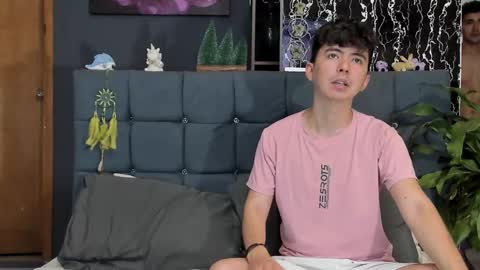 Alex and Camilo online show from January 20, 12:46 am