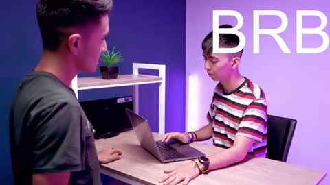 Alex and Camilo online show from February 16, 9:48 pm