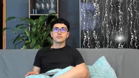 Alex and Camilo online show from September 14, 8:41 pm