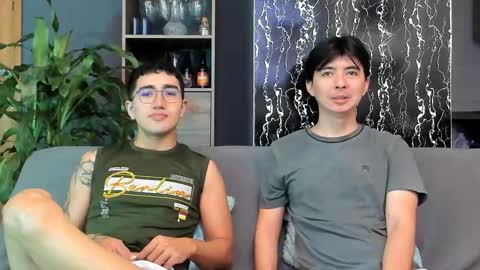 Alex and Camilo online show from February 15, 3:31 pm