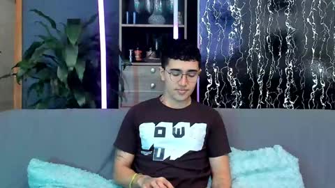 Snapshot of horny_twinks_guys chatting on June 8, 1:11 pm Alex and Camilo online show from June 8, 1:11 pm
