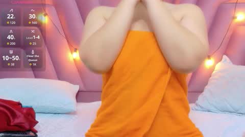 Khloe  online show from February 5, 12:10 pm