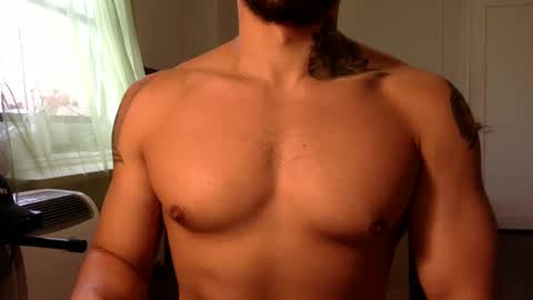 Snapshot of hornybbcxx chatting on December 4, 7:23 pm hornybbcxx online show from December 4, 7:23 pm