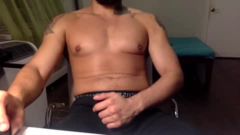 Snapshot of hornybbcxx chatting on December 7, 5:15 am hornybbcxx online show from December 7, 5:15 am