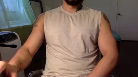 Snapshot of hornybbcxx chatting on December 10, 8:27 pm hornybbcxx online show from December 10, 8:27 pm