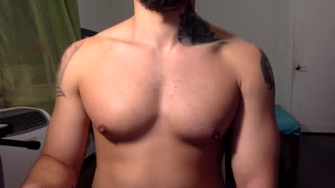 Snapshot of hornybbcxx chatting on December 23, 10:33 pm hornybbcxx online show from December 23, 10:33 pm
