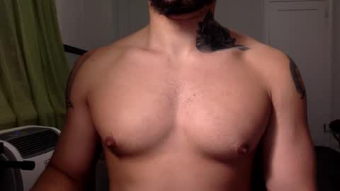 Snapshot of hornybbcxx chatting on December 30, 4:09 am hornybbcxx online show from December 30, 4:09 am