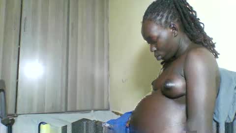 Yvy online show from September 28, 9:09 pm