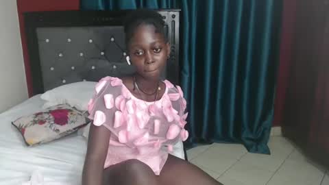 Bella online show from December 17, 8:32 pm