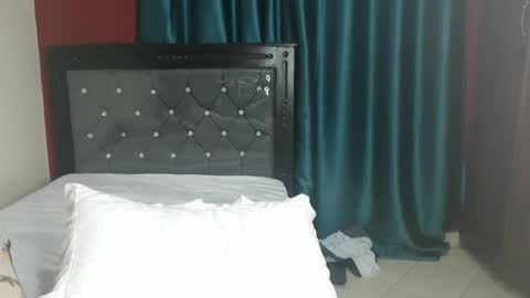 Bella online show from December 19, 8:23 pm