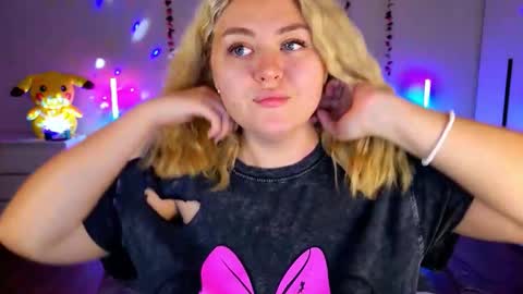 HornyCakee online show from September 22, 9:33 am